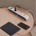 m5e9a05423cec1||2_belkin-listwa-zasilajaca-przeciwprzepieciowa-525j-4-gniazda-schuko-2x-usb-a-2m